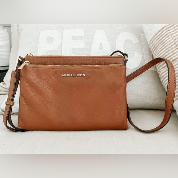 Michael Kors crossbody purse - Picture 14 of 14